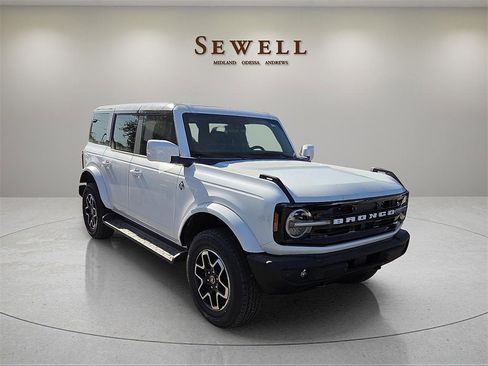 New 2025 Ford Bronco Outer Banks image 6