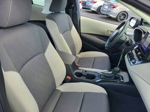 Used 2023 Toyota Corolla LE image 6