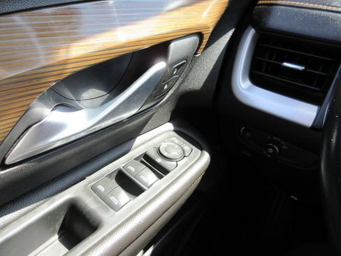 Certified 2021 GMC Terrain SLE w/ Driver Convenience Package FWD image 23