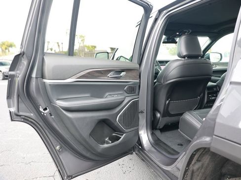 New 2026 Jeep Grand Cherokee Limited w/ MOPAR Finishing Package RWD image 32