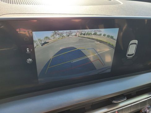 Used 2024 Kia Telluride LX FWD image 12
