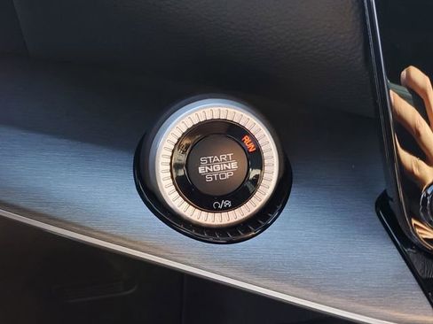 New 2025 Jeep Wagoneer Series II image 13