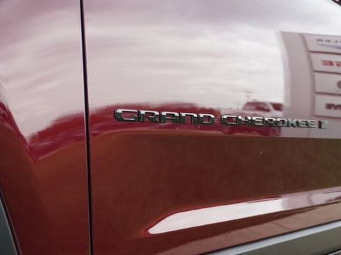 New 2026 Jeep Grand Cherokee L 4WD image 10