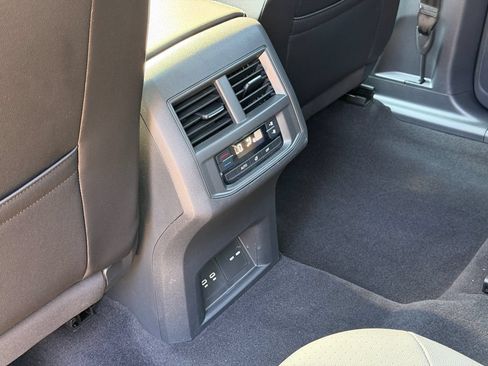 Certified 2023 Volkswagen Atlas SEL AWD/4WD image 24