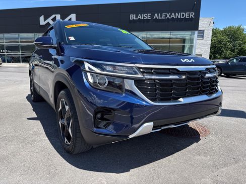 Used 2024 Kia Seltos EX AWD/4WD image 1