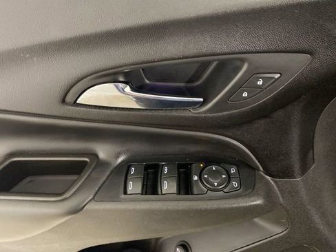 Used 2020 Chevrolet Equinox LT w/ Driver Convenience Package image 26