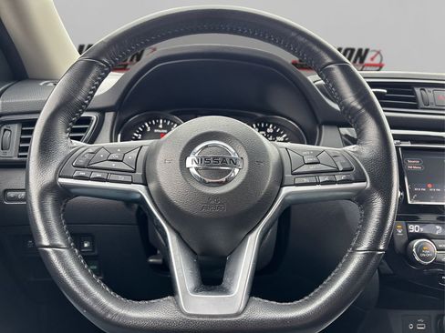 Used 2018 Nissan Rogue SV image 24