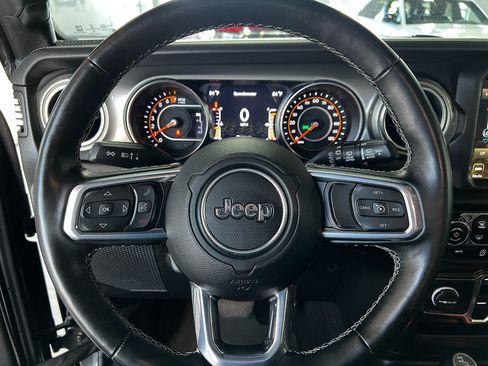Used 2022 Jeep Wrangler Unlimited Sahara w/ LED Lighting Group AWD/4WD image 12