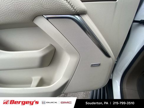 Certified 2022 GMC Yukon XL Denali w/ Denali Premium Package AWD/4WD image 28