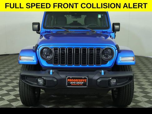 Used 2024 Jeep Wrangler Unlimited w/ Convenience Group AWD/4WD image 9