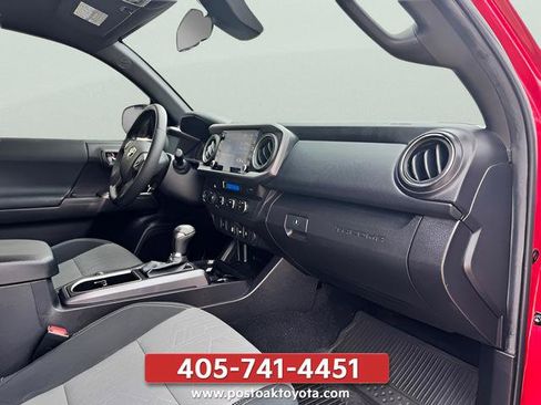 Used 2022 Toyota Tacoma TRD Off-Road AWD/4WD image 18