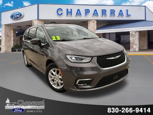 Used 2023 Chrysler Pacifica Touring-L FWD image 20