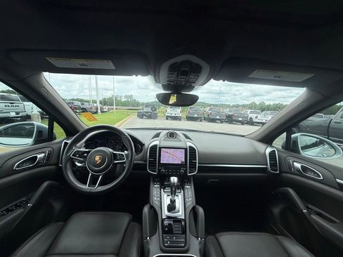 Used 2017 Porsche Cayenne Platinum Edition AWD/4WD image 7