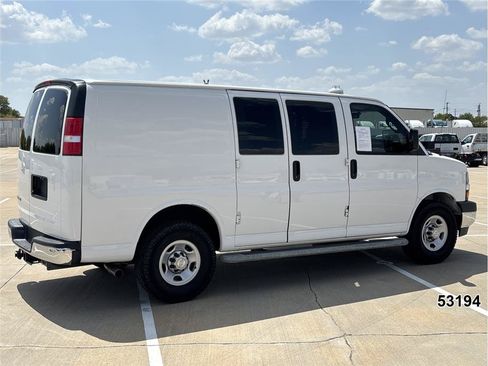 Used 2021 Chevrolet Express 2500 w/ Driver Convenience Package RWD image 2