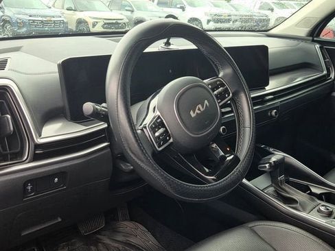 Used 2024 Kia Sorento S AWD/4WD image 11