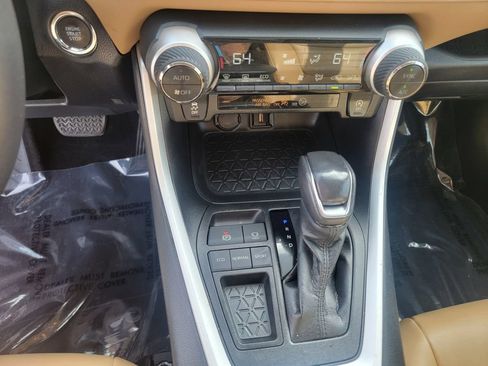 Used 2021 Toyota RAV4 XLE Premium FWD image 21