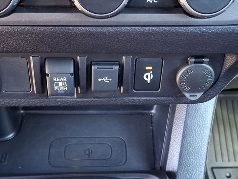 Certified 2021 Toyota Tacoma TRD Off-Road AWD/4WD image 29