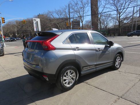 Used 2018 Mitsubishi Eclipse Cross ES FWD image 4