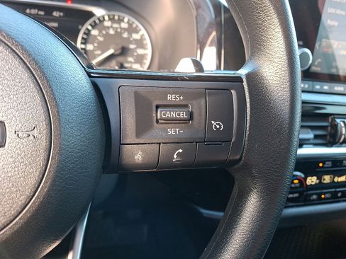 Used 2022 Nissan Pathfinder S image 22