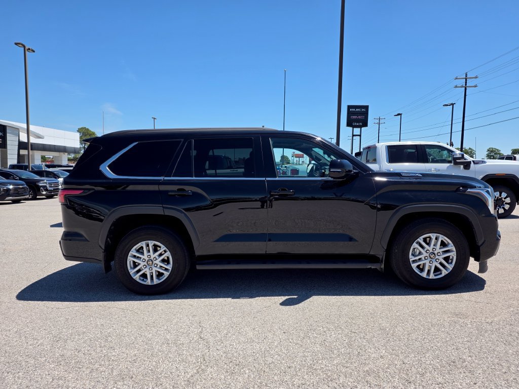 Used 2025 Toyota Sequoia SR5 AWD/4WD image 9