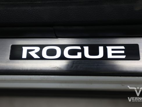 Used 2023 Nissan Rogue SL w/ SL Premium Package FWD image 19