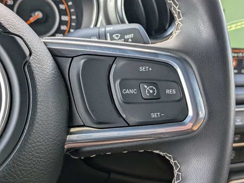 Used 2023 Jeep Wrangler Unlimited Sahara AWD/4WD image 31