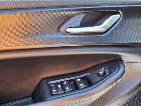 Used 2023 Jeep Grand Cherokee Altitude AWD/4WD image 13