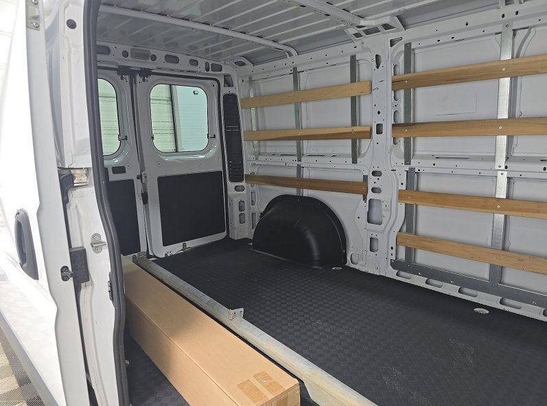 Used 2025 RAM ProMaster 2500 w/ U-Haul Equipment Group FWD image 8