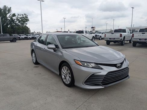 Used 2023 Toyota Camry LE FWD image 3
