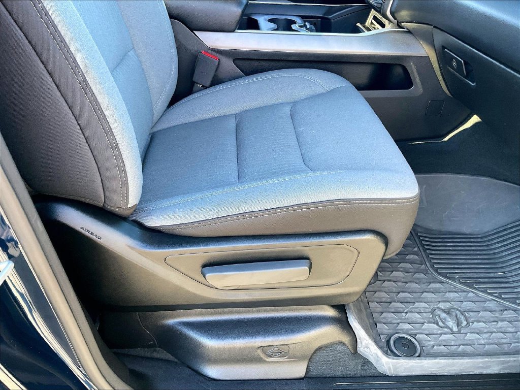 Used 2020 RAM 1500 Big Horn AWD/4WD image 36