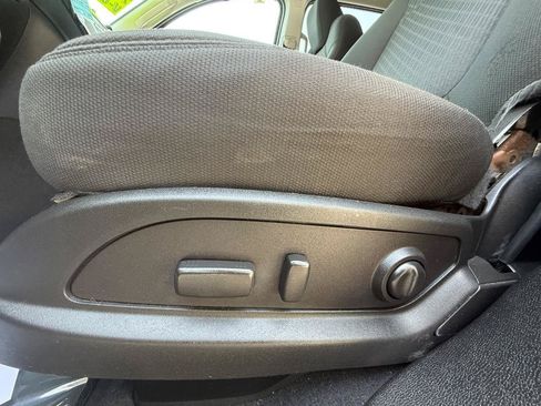 Used 2012 Chevrolet Traverse LT FWD image 15