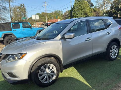 Used 2015 Nissan Rogue S image 4