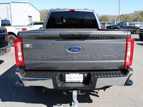 Used 2023 Ford F250 XLT image 4