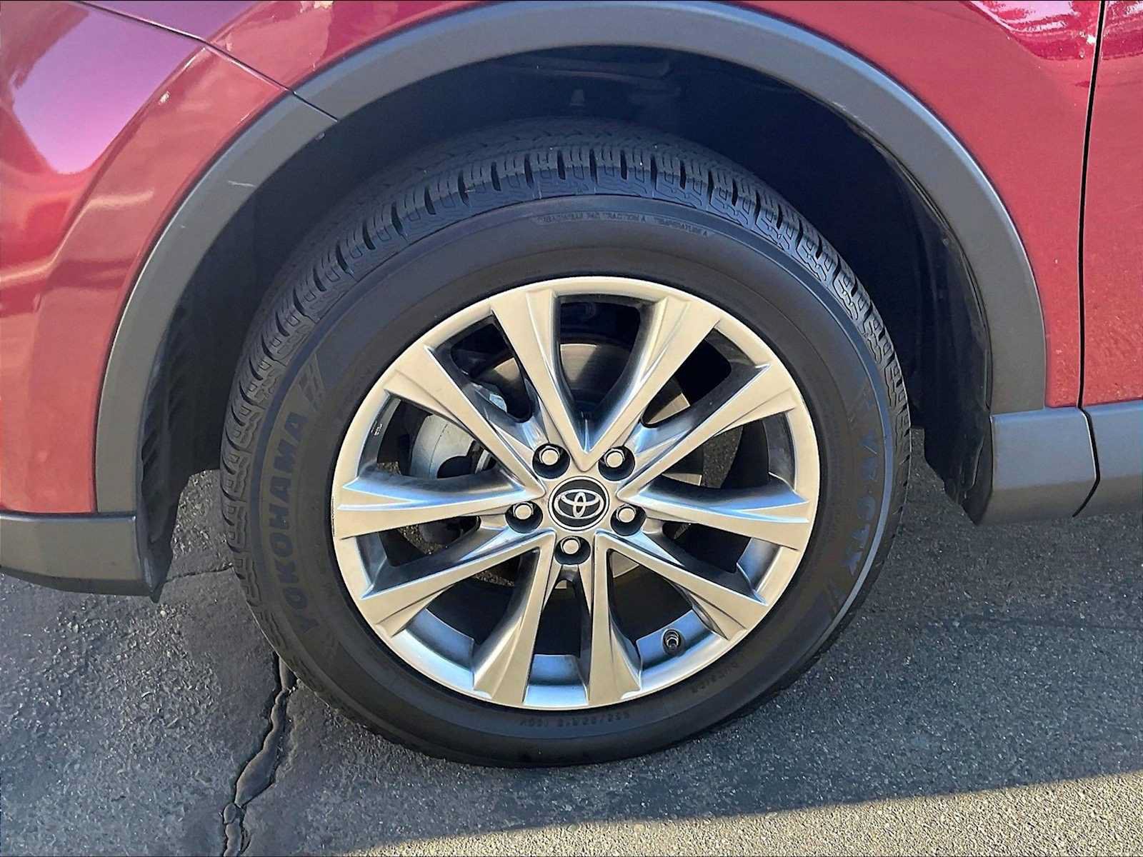 Used 2018 Toyota RAV4 Limited w/ Advanced Technology Package AWD/4WD image 11