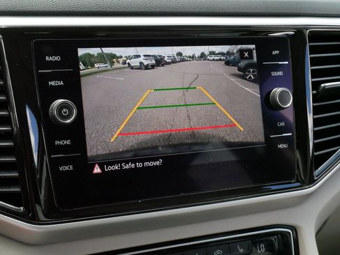 Used 2022 Volkswagen Atlas SE w/ Panoramic Sunroof Package AWD/4WD image 30