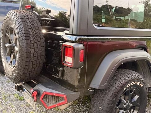 Used 2023 Jeep Wrangler Sport AWD/4WD image 15