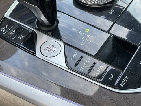 Used 2022 BMW X5 xDrive40i w/ Parking Assistance Package image 24