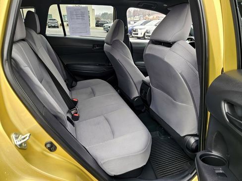 Used 2023 Toyota Corolla Cross SE image 15