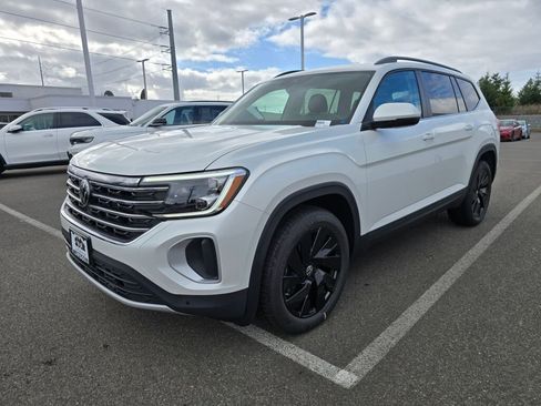 New 2026 Volkswagen Atlas SE image 8