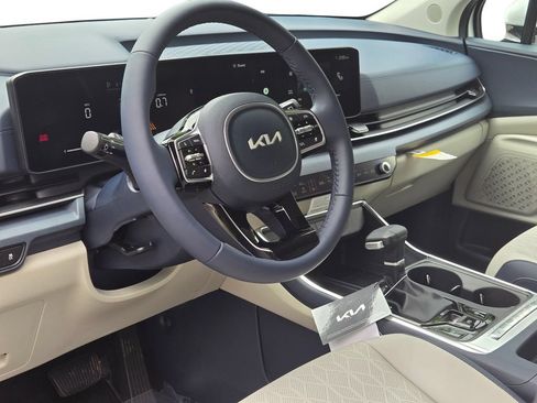 New 2026 Kia Carnival EX FWD image 17