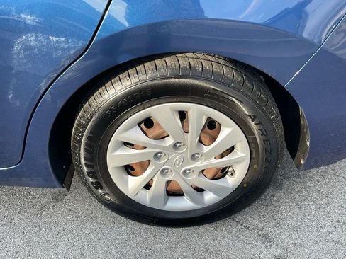 Used 2019 Hyundai Elantra SE image 31