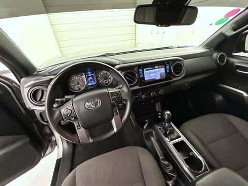 Used 2019 Toyota Tacoma TRD Off-Road AWD/4WD image 13