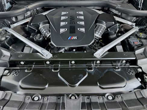 Used 2025 BMW X7 M60i image 37