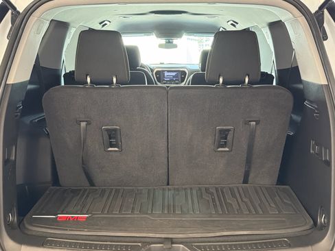 Used 2022 GMC Acadia SLE FWD image 7