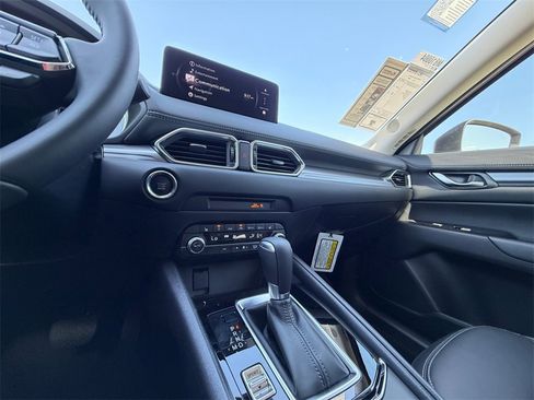 New 2025 MAZDA CX-5 AWD 2.5 S w/ Preferred Package image 15