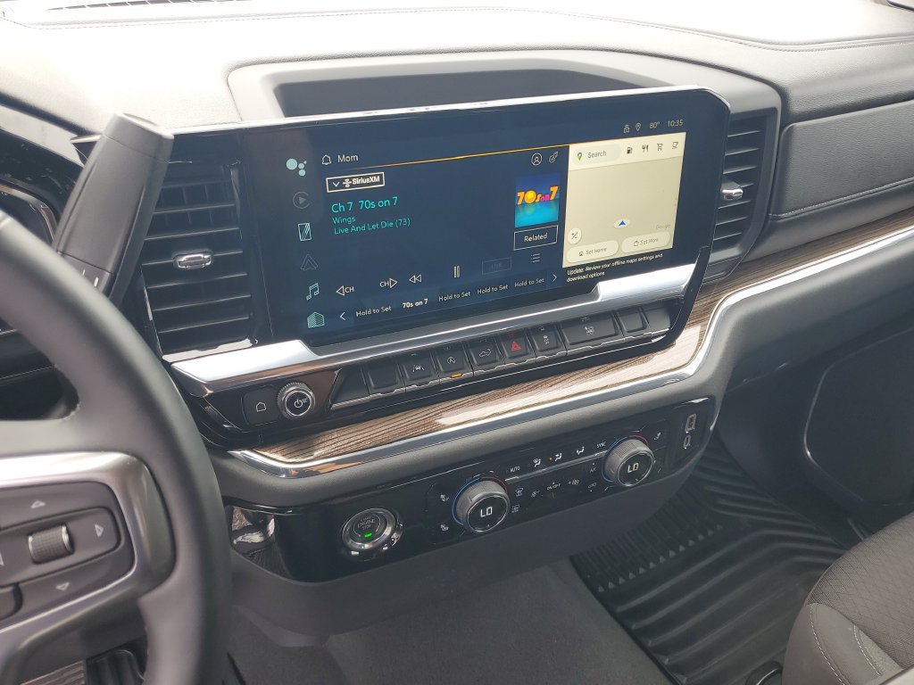 Used 2023 Chevrolet Silverado 1500 LT AWD/4WD image 16