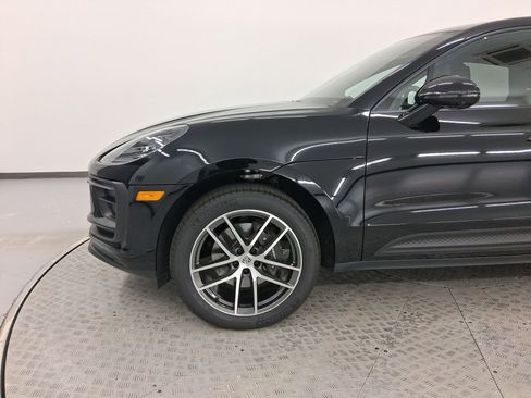 Used 2024 Porsche Macan image 11