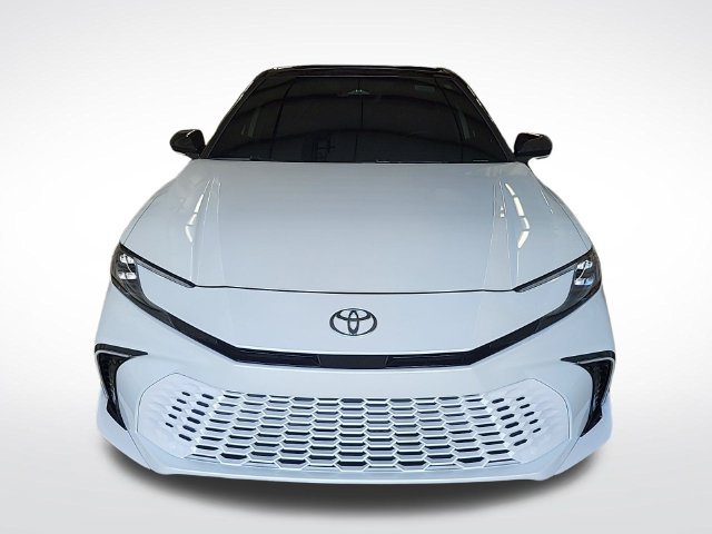 Used 2025 Toyota Camry XSE FWD image 6