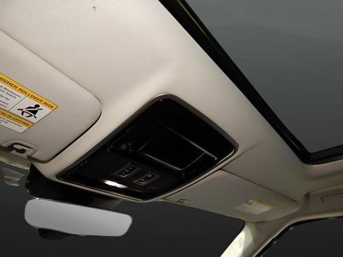 Used 2017 Land Rover Range Rover Sport Supercharged image 32