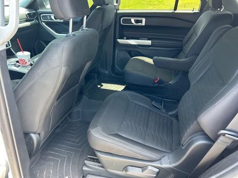 Used 2021 Ford Explorer XLT w/ Class III Trailer Tow Package AWD/4WD image 7